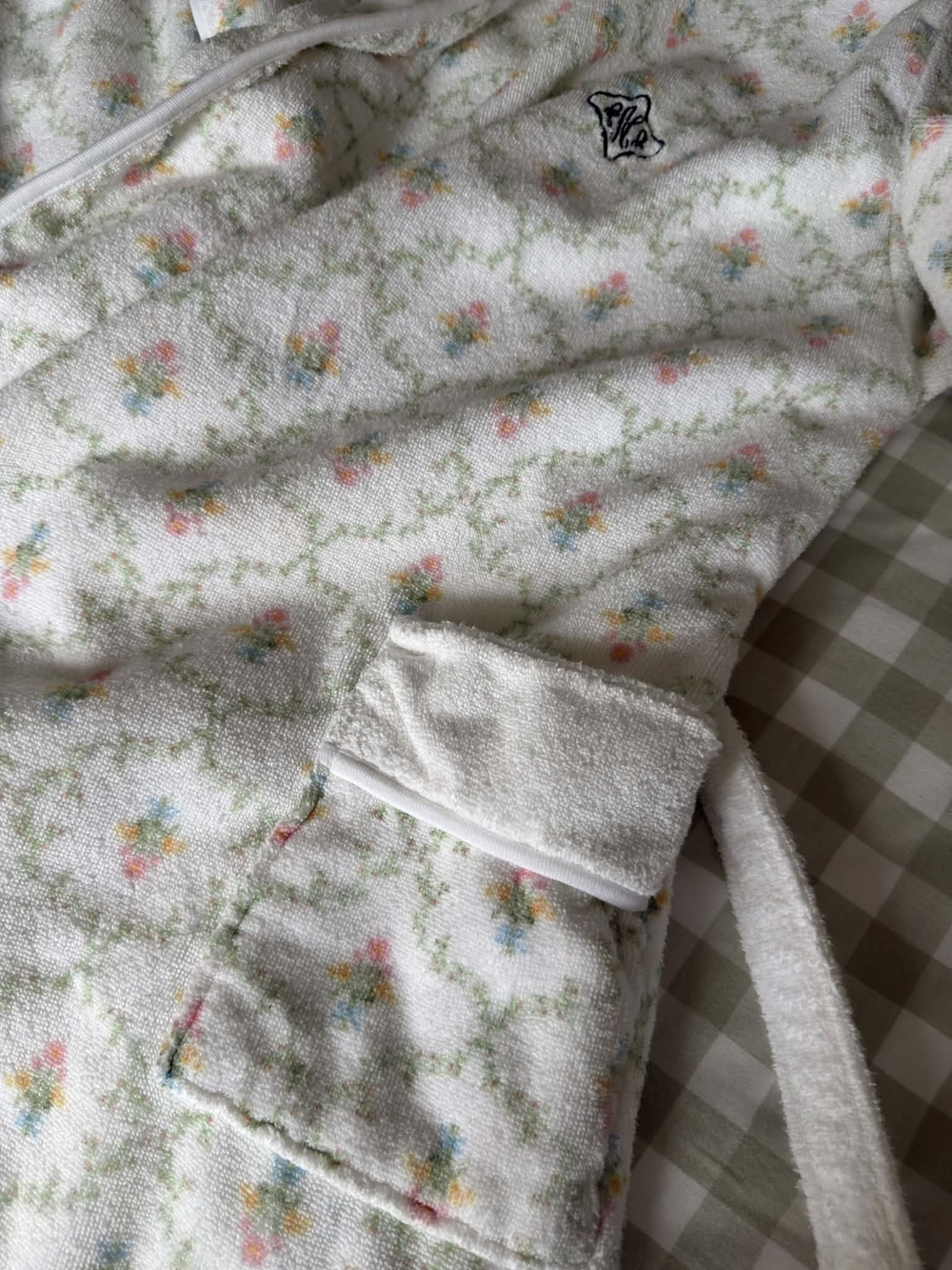 Hill House Robe ( The Hotel Robe-Pastel Trellis ) - Picture 4 of 6